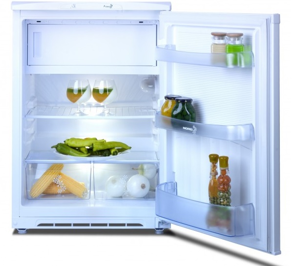 Морозилка може мати окрему дверцята, що частіше застосовується в   двокамерних моделях   , Або бути «захованої» під загальною дверцятами в   однокамерних холодильниках