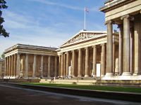 Британський музей заснований в 175З році і є найстарішим музеєм світу