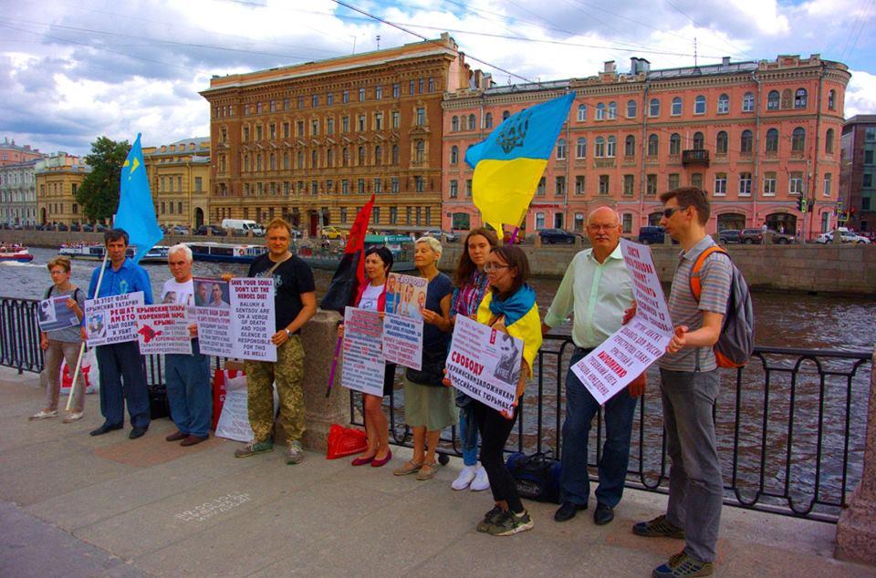 У Петербурзі і Москві пройшли пікети за звільнення всіх політв'язнів зі «списку Сенцова»