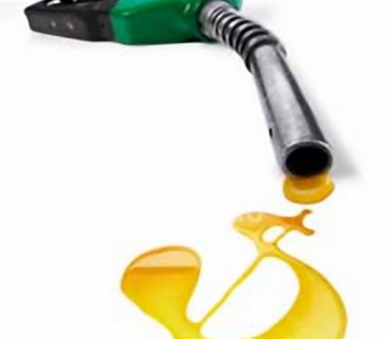 Ціна дизельного палива, яку споживач бачить на інформаційному стенді АЗС, виходить шляхом додавання додаткової вартості на кожному етапі від видобутку нафти до   продажу солярки на автозаправній станції